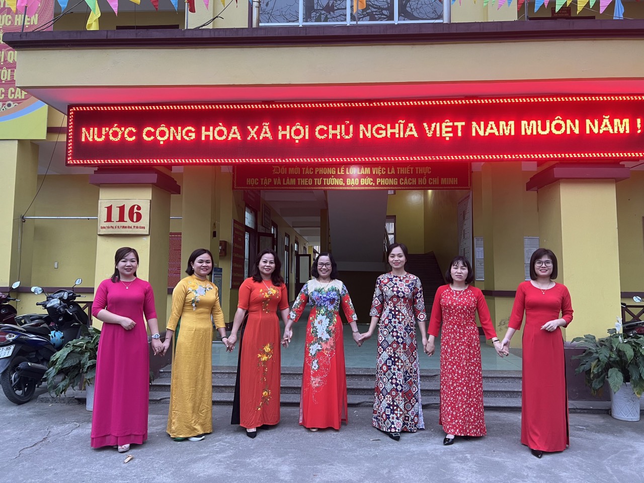 Hội Liên hiệp phụ nữ phường Minh Khai hưởng ứng “tuần lễ áo dài” năm 2024