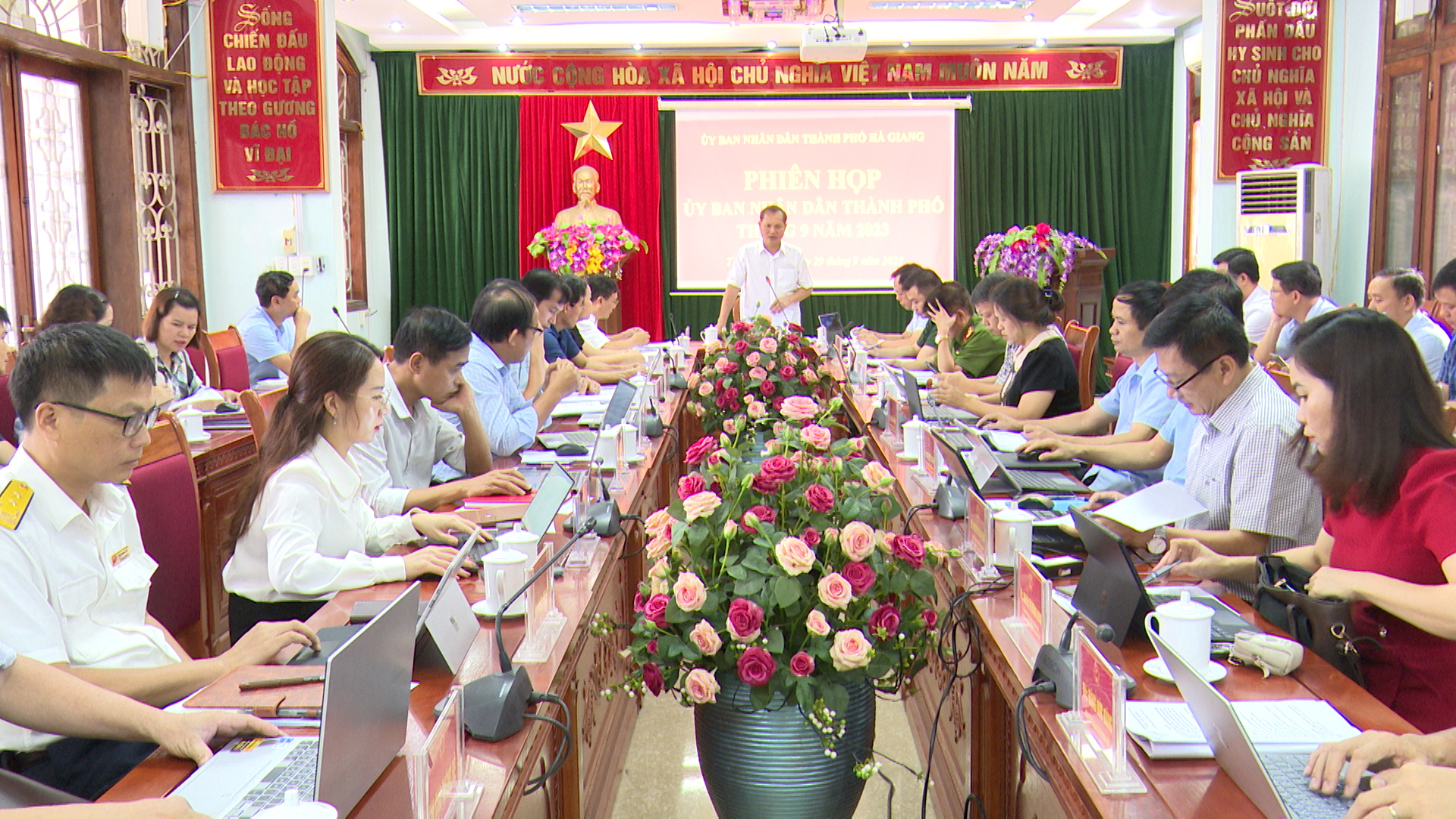 Phiên họp tháng 9/2023, UBND thành phố Hà Giang